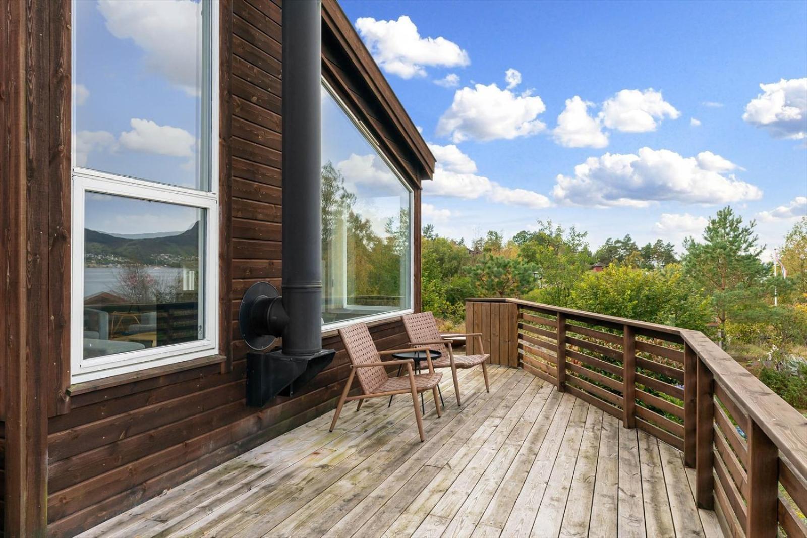 Charming House Located By The Fjord With The Pultpitrock Within Short Distance Jorpeland