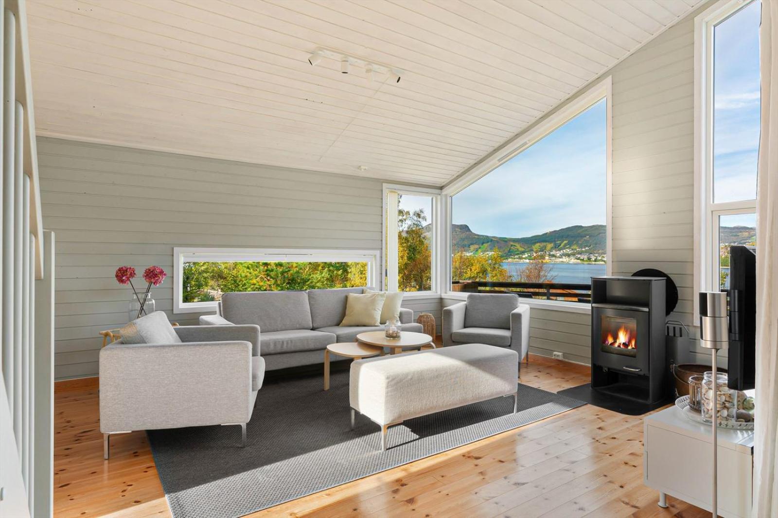 Charming House Located By The Fjord With The Pultpitrock Within Short Distance Holiday home Jorpeland