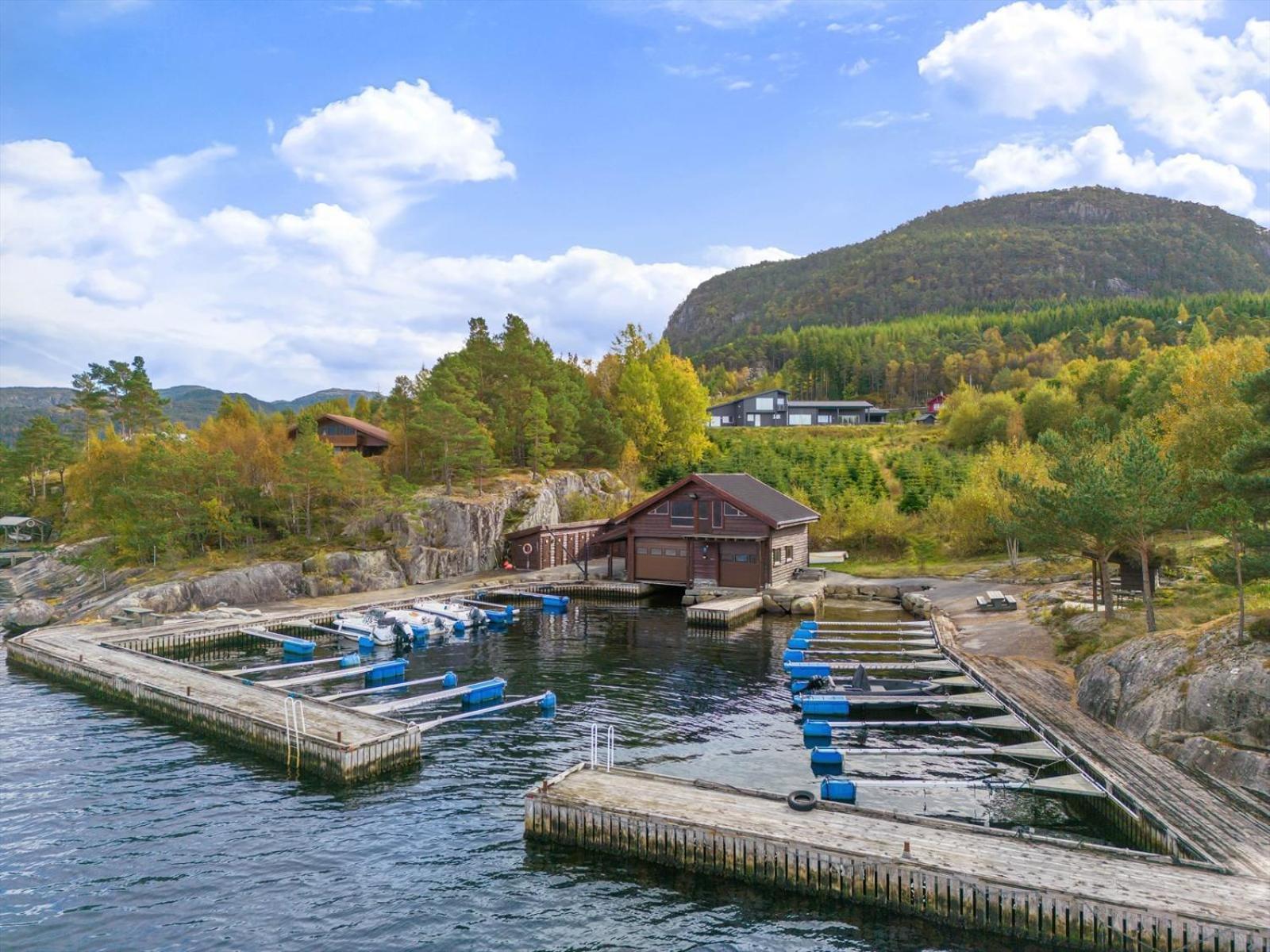 Holiday home Charming House Located By The Fjord With The Pultpitrock Within Short Distance Jorpeland