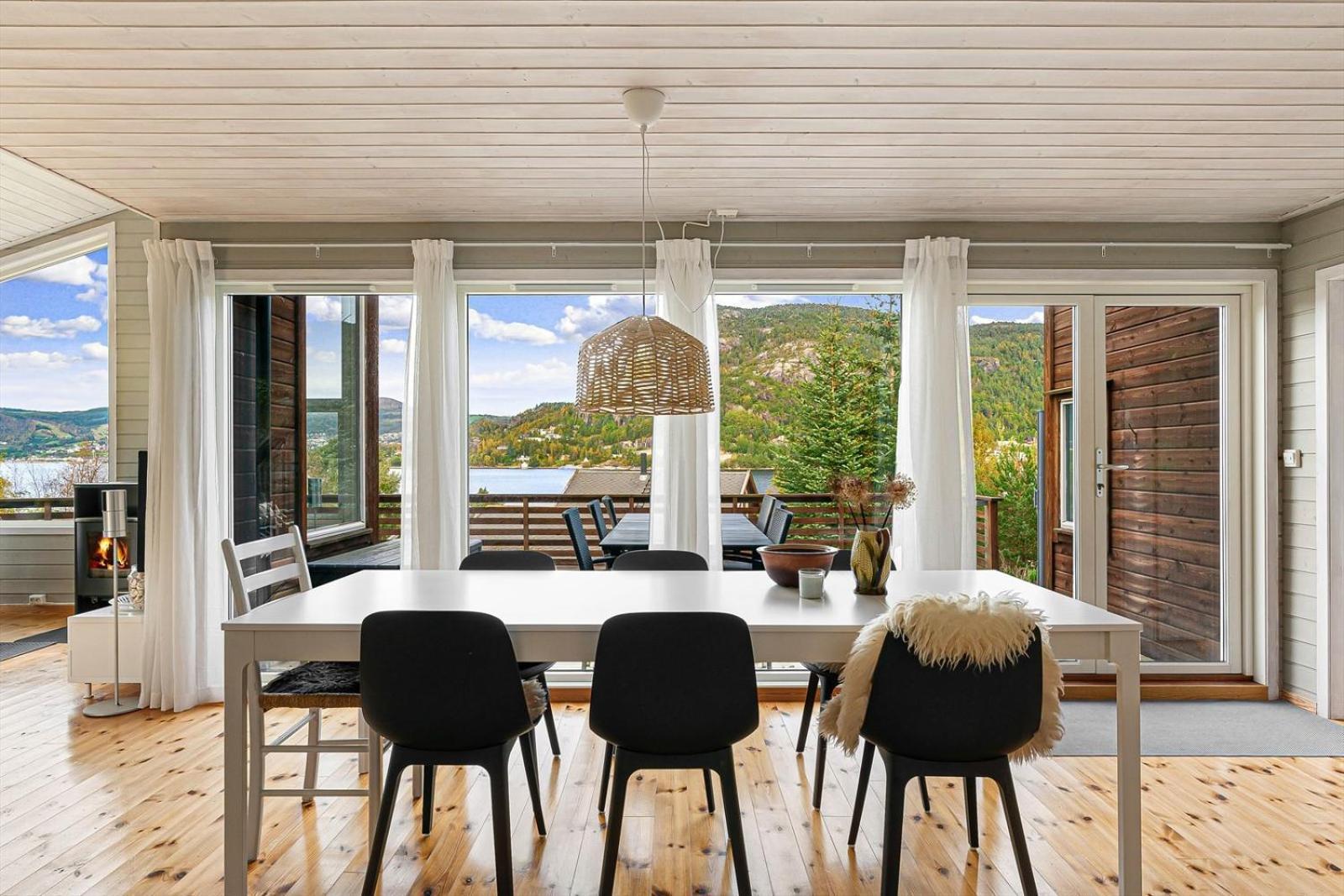 Charming House Located By The Fjord With The Pultpitrock Within Short Distance * Jorpeland