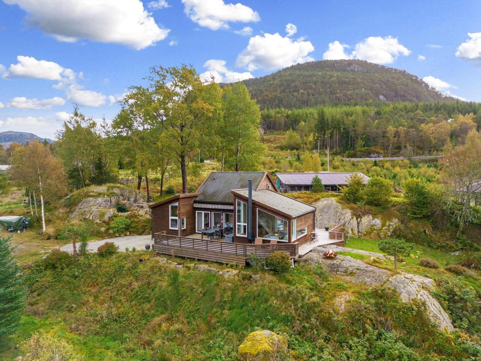 Charming House Located By The Fjord With The Pultpitrock Within Short Distance *