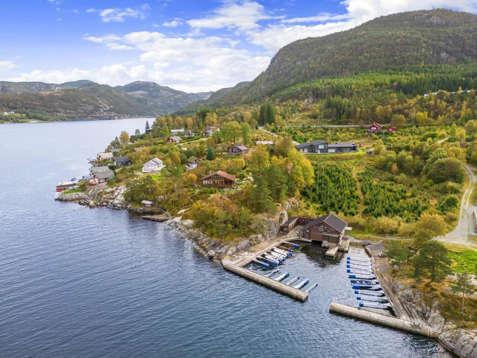 Charming House Located By The Fjord With The Pultpitrock Within Short Distance Holiday home *